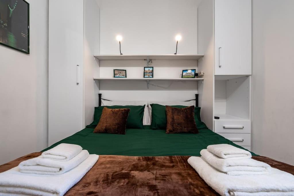 Appartement A Due Fermate Dal ColosseoWi-Fi & Netflix Gratis à Rome Extérieur photo